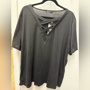 BloomChic Charcoal Crisscross V-Neck Blouse. NWOT. Size 18-20/2x